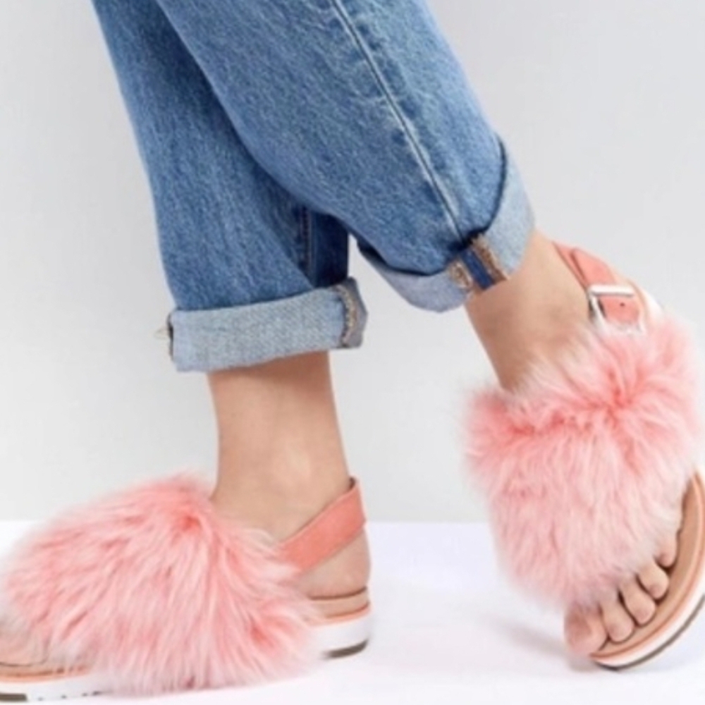 UGG Holly Fluffy Sandal is a stylish women's sandal in size 8 PINK